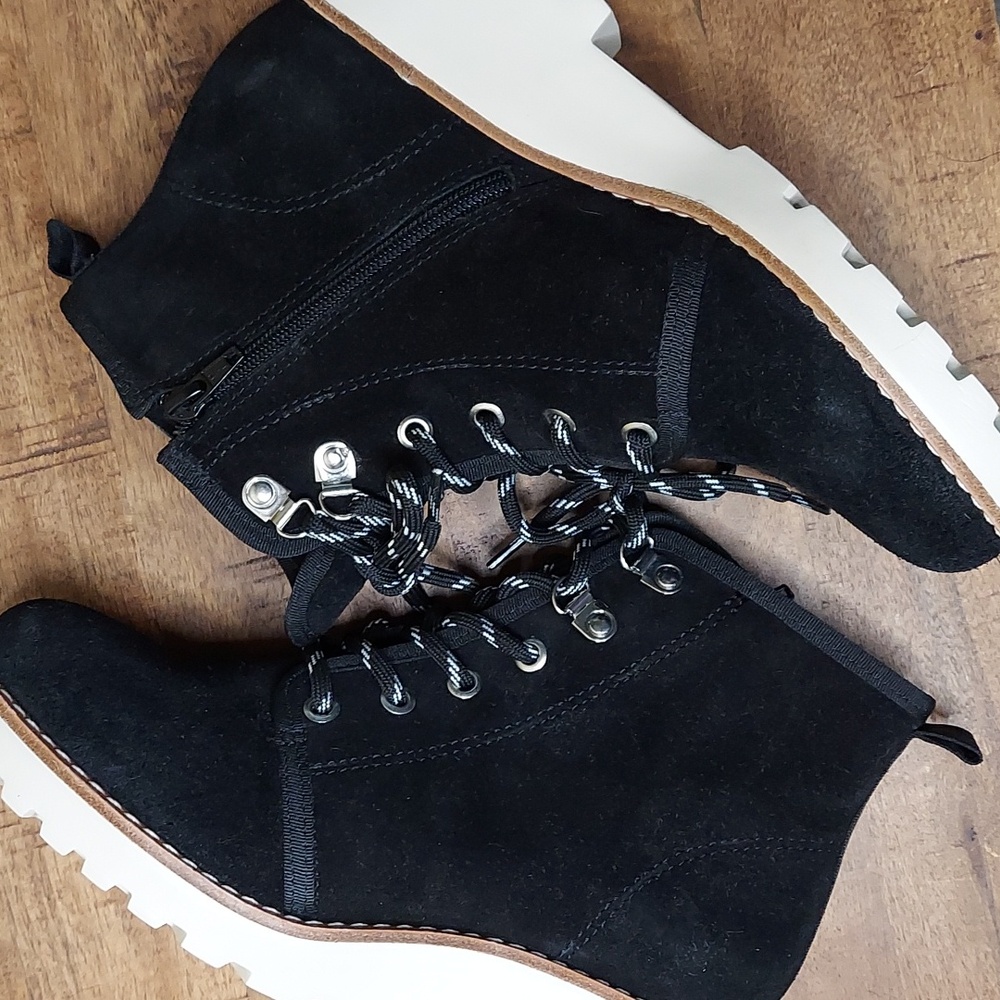 NWOT Copper Key Bundleup Bootie - size 7B - black